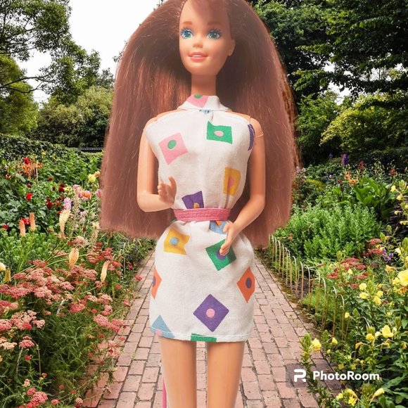 Barbie Dresses - Picture 2 of 4